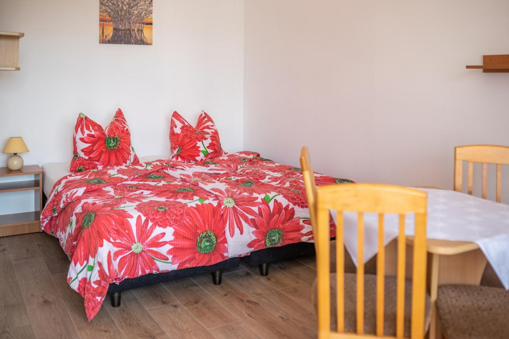 Cieply Zakatek Appartement Rewal Kamer foto